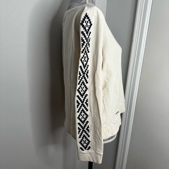 Cream Pullover with Aztec Embroidered Sleeves. LRL Women’s Pullover. Crew Neck. - Picture 2 of 11